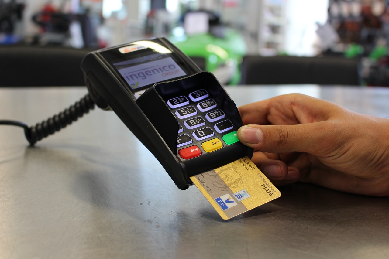 credit card, how credit cards work, credit cards in India, benefits of credit cards, types of credit cards, reward points credit cards, cashback credit cards, credit card tips, credit score India, credit card benefits, credit card usage, credit card EMI, best credit cards in India, credit card interest rates, managing credit cards, credit card fees, credit card offers, credit card security, credit card rewards, apply for credit card in India, build credit history with credit card, credit card minimum payment, understanding credit cards, credit card FAQs, smart credit card usage, credit card for beginners